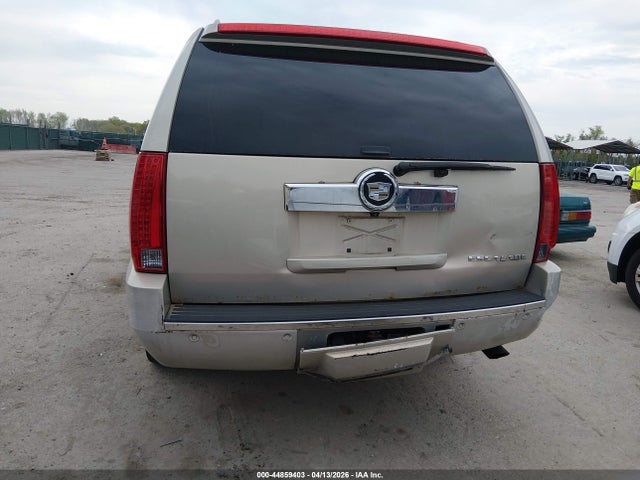 Cadillac Escalade Standard