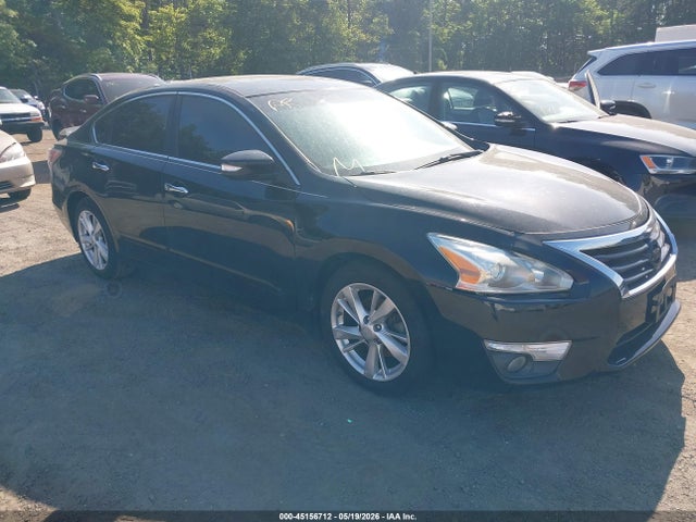 Salvage Nissan Altima Image