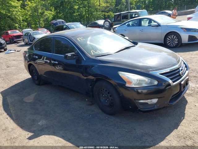 Salvage Nissan Altima Image