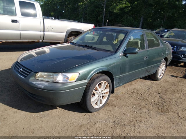 Toyota Camry Le V6