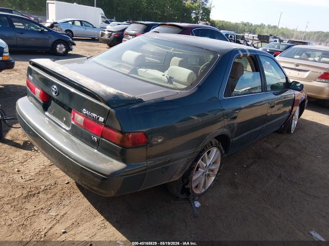 Toyota Camry Le V6