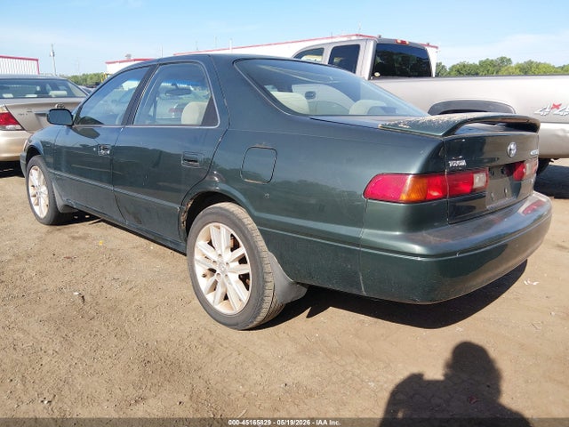 Toyota Camry Le V6