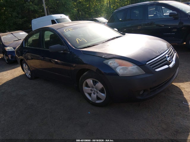 Salvage Nissan Altima Image