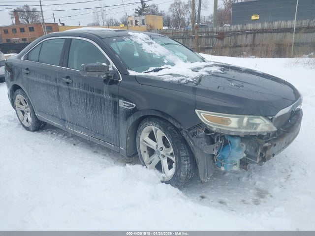 Salvage Ford Taurus Image