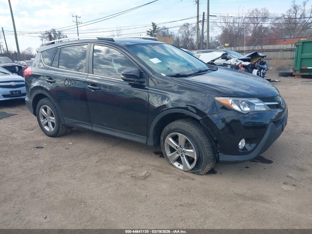 Salvage Toyota RAV4 Image