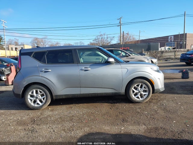 Kia Soul Lx