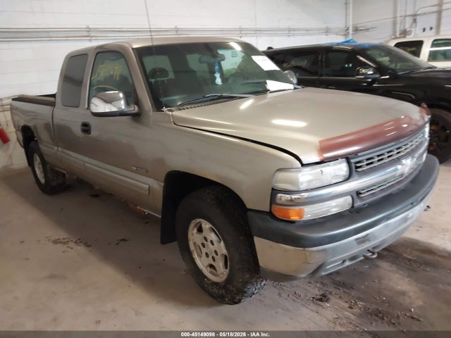Salvage Chevrolet Silverado 1500 Image