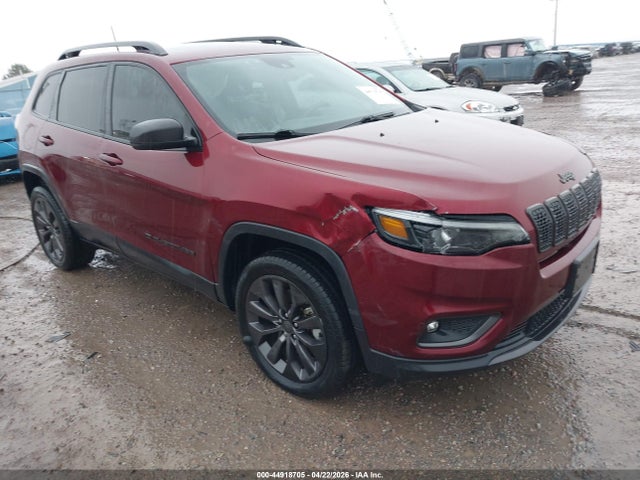 Salvage Jeep Cherokee Image
