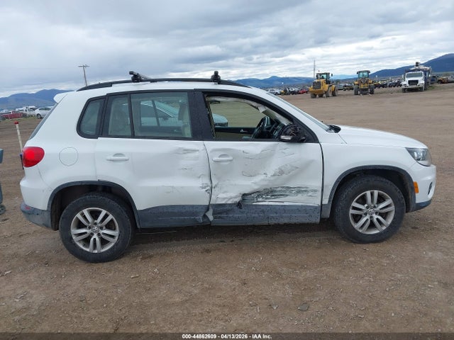 Volkswagen Tiguan S