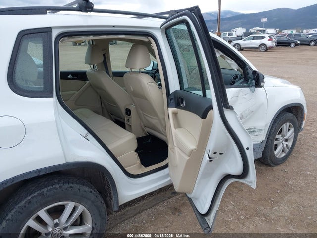 Volkswagen Tiguan S