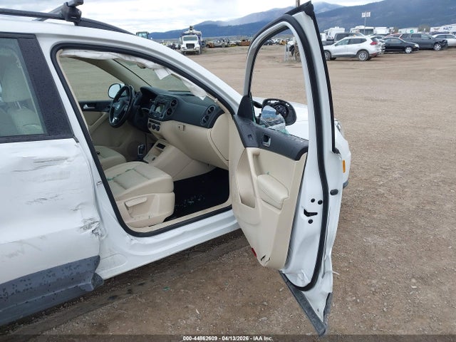 Volkswagen Tiguan S