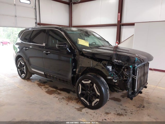Salvage Kia Telluride Image