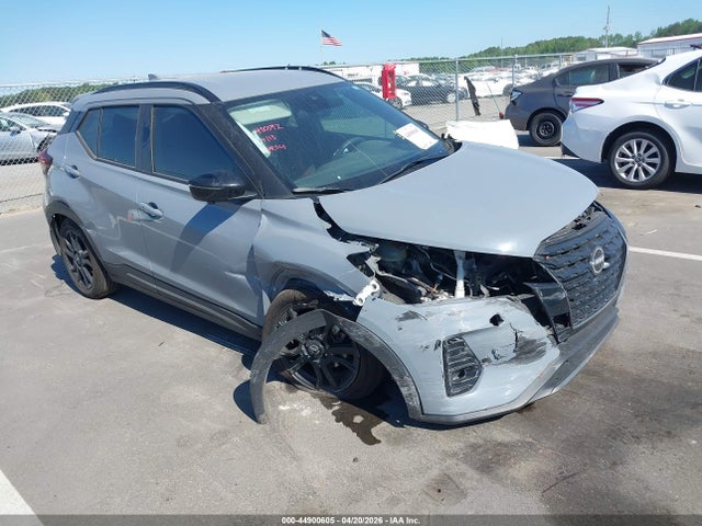 Salvage Nissan Kicks Image