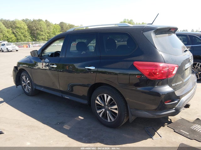 Nissan Pathfinder S