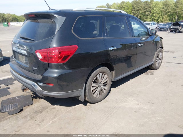 Nissan Pathfinder S