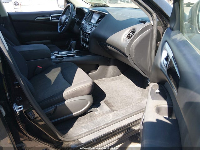 Nissan Pathfinder S