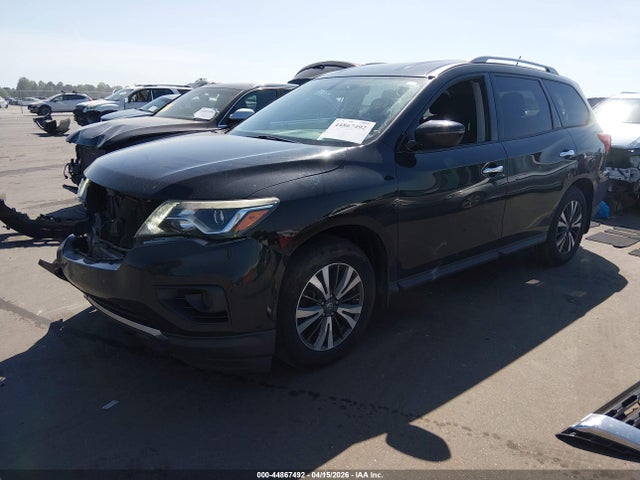 Nissan Pathfinder S