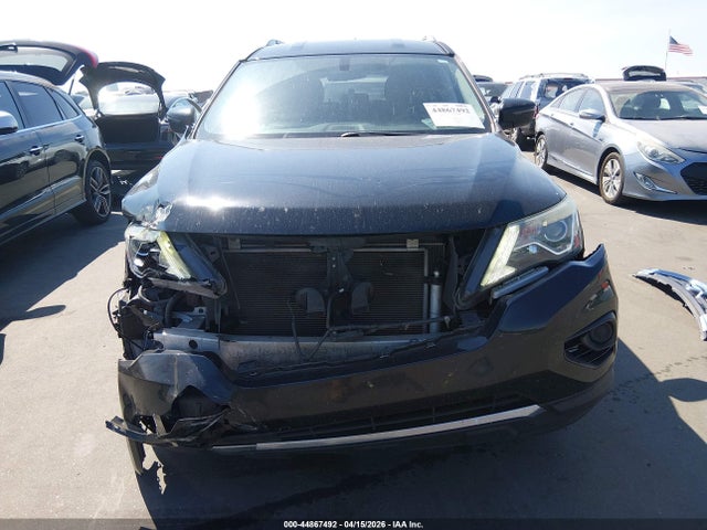 Nissan Pathfinder S
