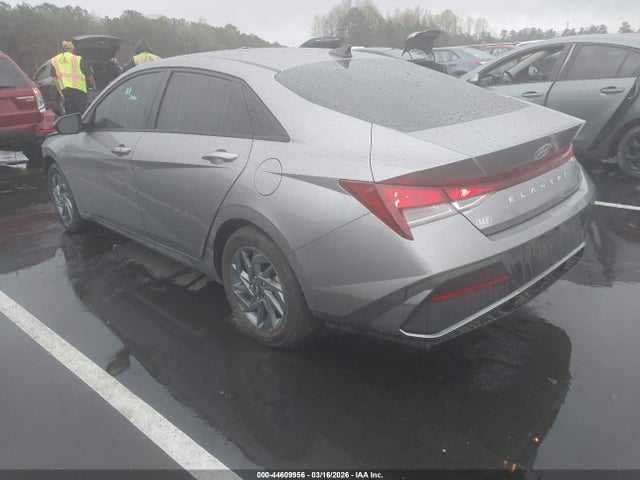 Hyundai ELANTRA Sel