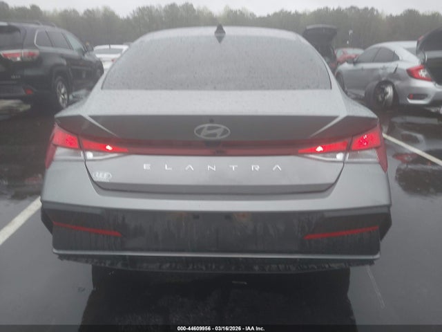 Hyundai ELANTRA Sel