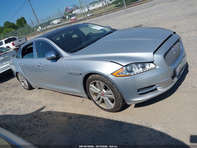 Salvage Jaguar XJ Image