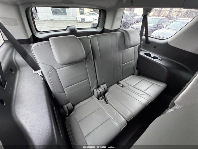 Chevrolet Suburban Lt