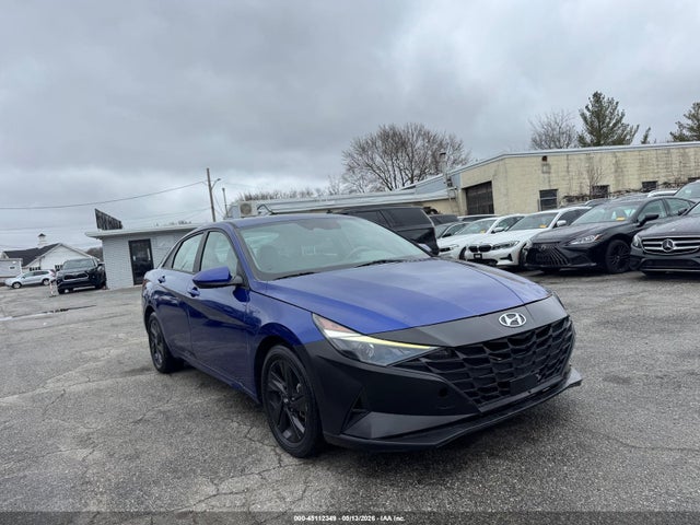 Salvage Hyundai ELANTRA Image