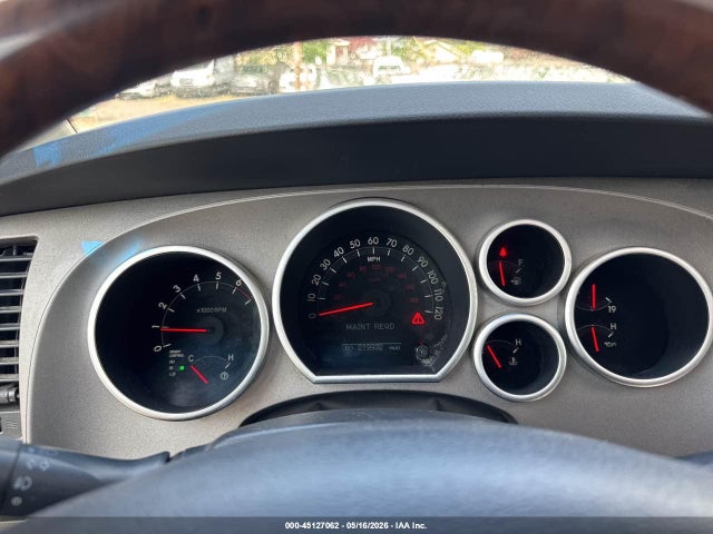 Toyota Sequoia Platinum 5.7l V8
