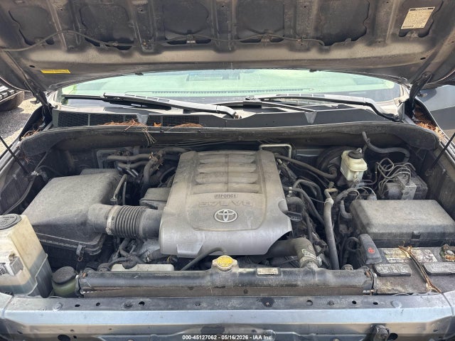 Toyota Sequoia Platinum 5.7l V8