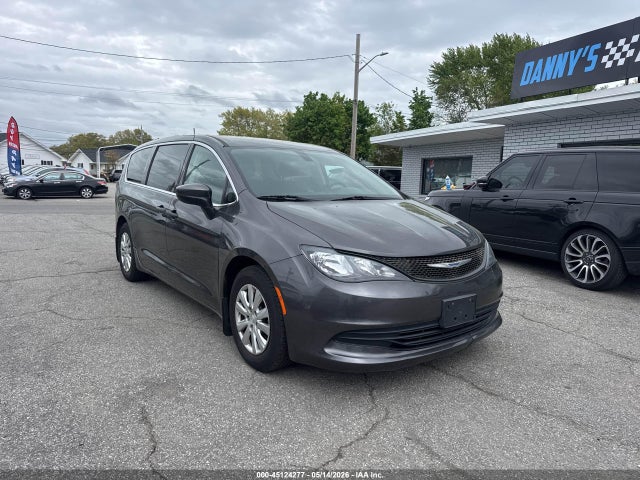 Salvage Chrysler Pacifica Image