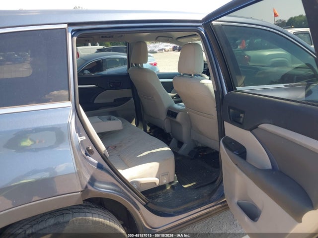 Toyota Highlander Le V6
