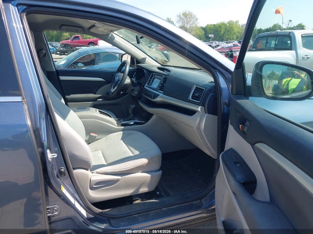 Toyota Highlander Le V6