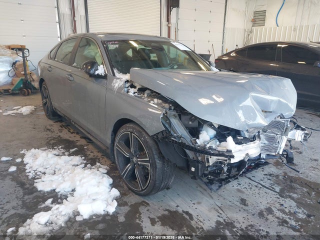 Salvage Honda Accord Image