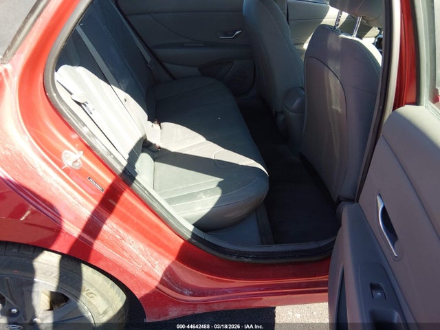Hyundai ELANTRA Sel