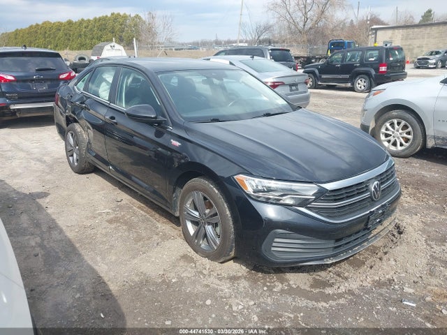 Salvage Volkswagen Jetta Image