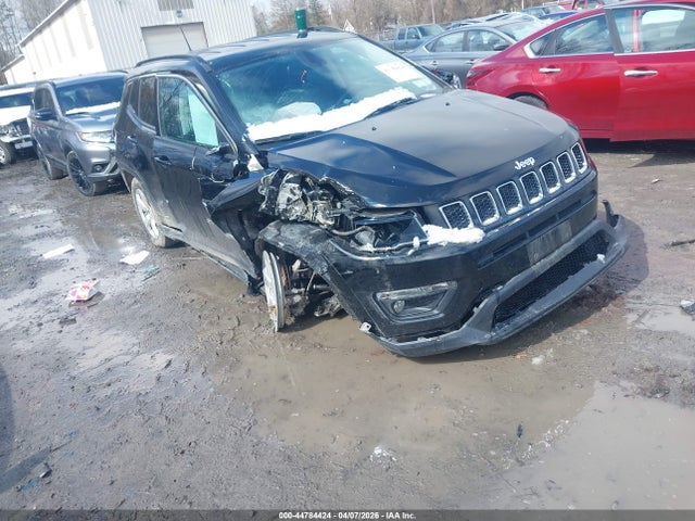 Salvage Jeep Compass Image