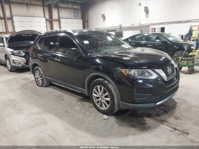 Salvage Nissan Rogue Image