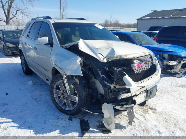 Salvage GMC Acadia Image