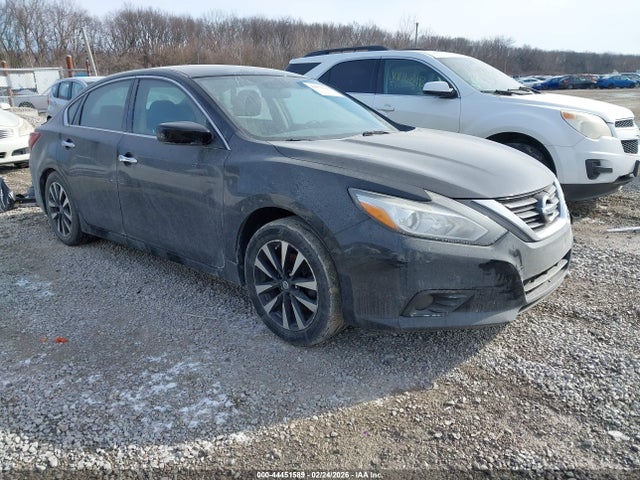 Salvage Nissan Altima Image