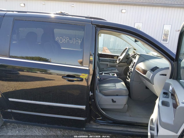 Chrysler Town & Country Touring