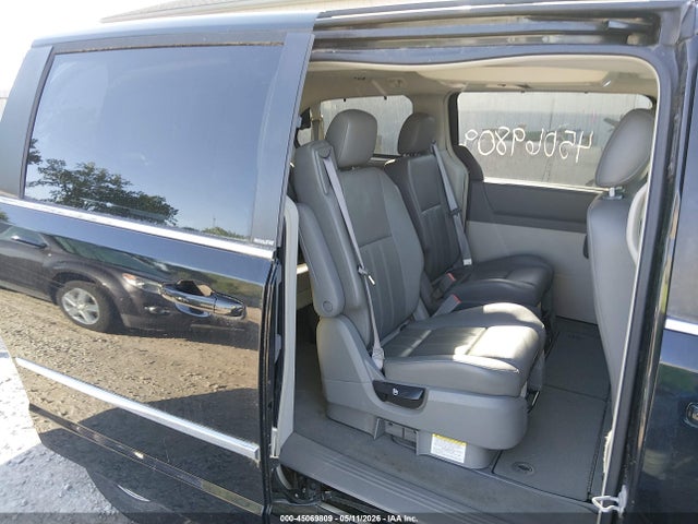 Chrysler Town & Country Touring