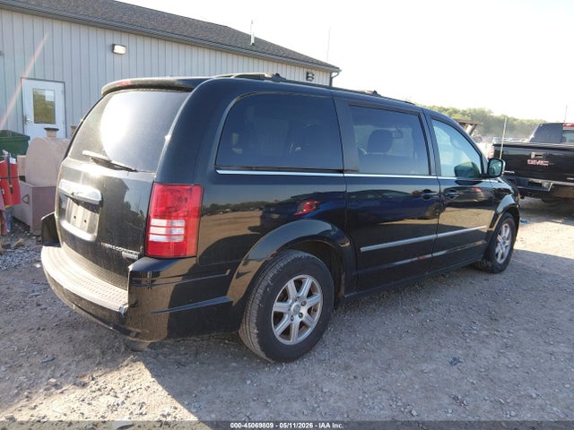 Chrysler Town & Country Touring