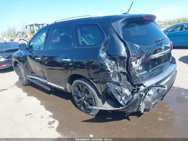 Nissan Pathfinder Platinum