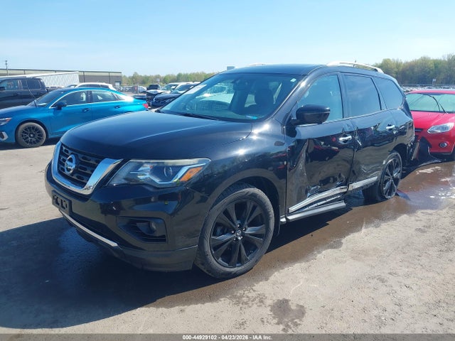 Nissan Pathfinder Platinum