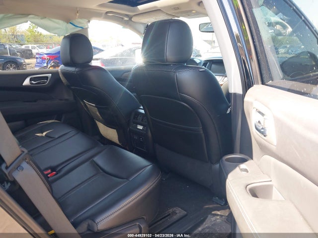 Nissan Pathfinder Platinum