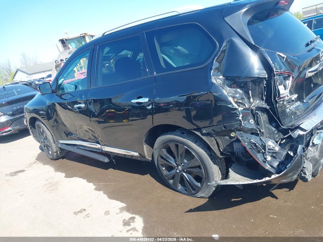 Nissan Pathfinder Platinum