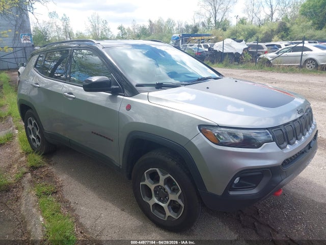 Salvage Jeep Compass Image