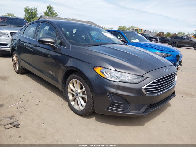 Salvage Ford Fusion Image