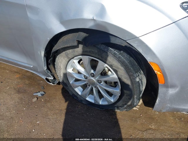 Chrysler Pacifica Touring-l