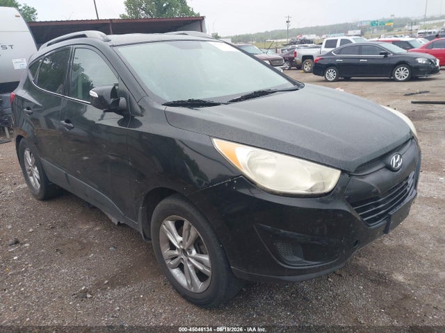 Salvage Hyundai TUCSON Image